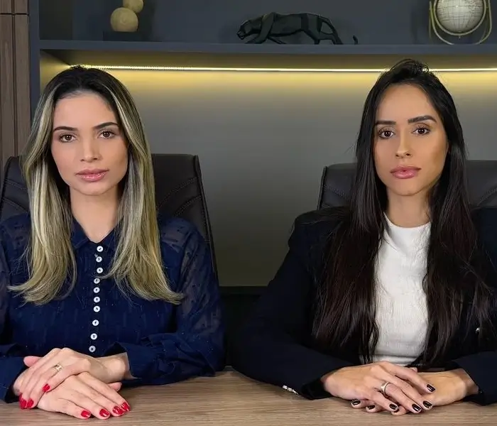 Advogadas do Escritório de Advocacia Oliveira Miranda atuando em direito civil, consumidor, família e previdenciário com atendimento jurídico de excelência.